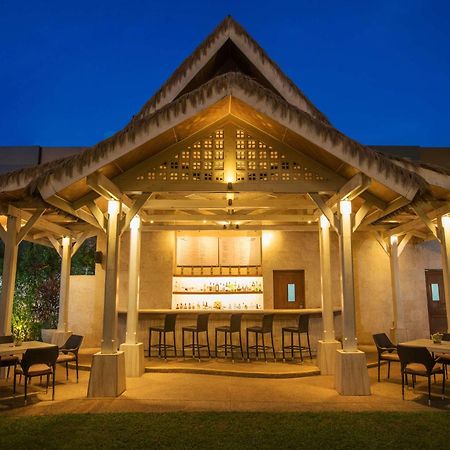 Radisson Blu Cebu Ξενοδοχείο Εξωτερικό φωτογραφία The bar at the rooftop