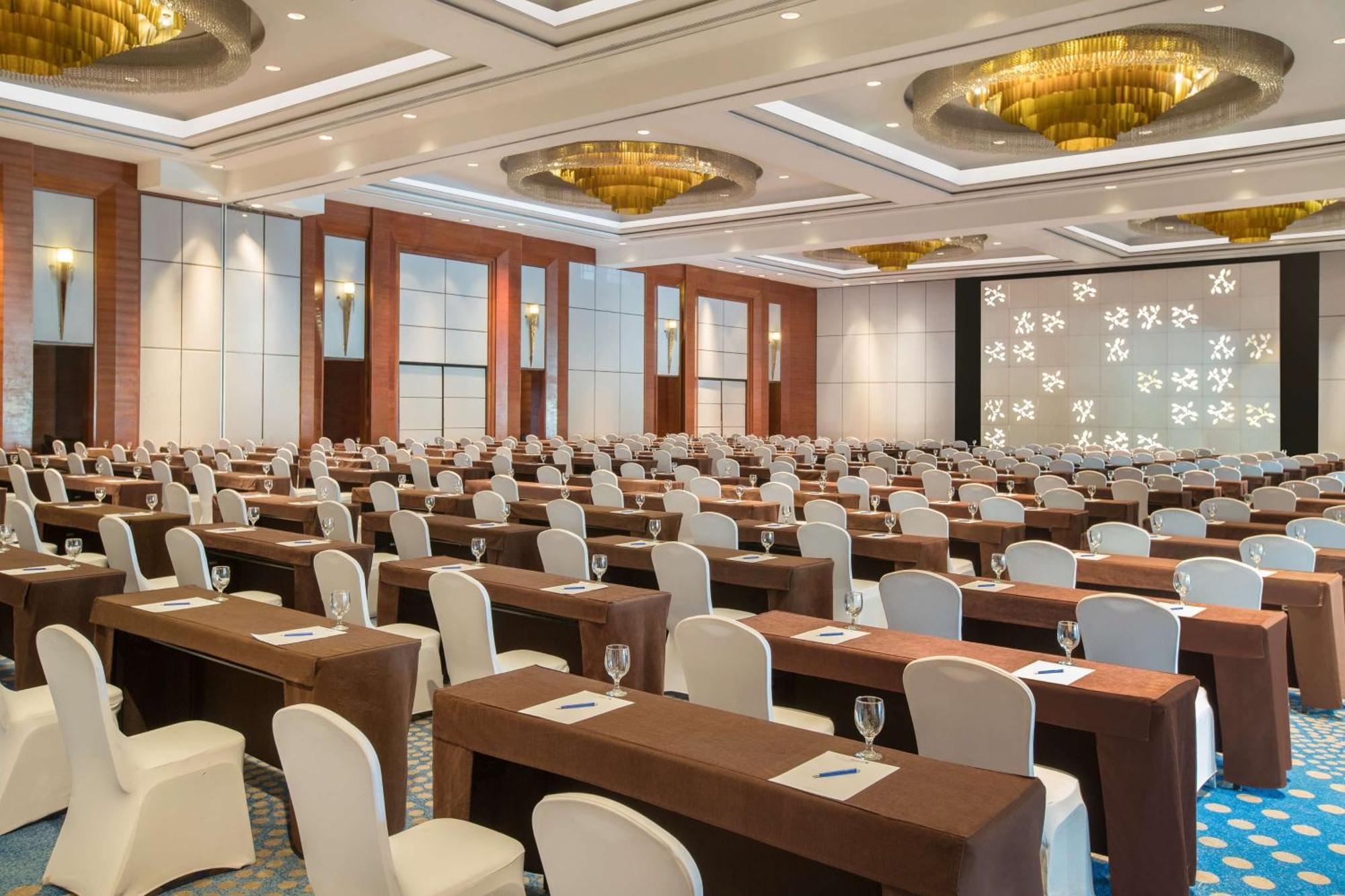 Radisson Blu Cebu Ξενοδοχείο Εξωτερικό φωτογραφία The Grand Ballroom