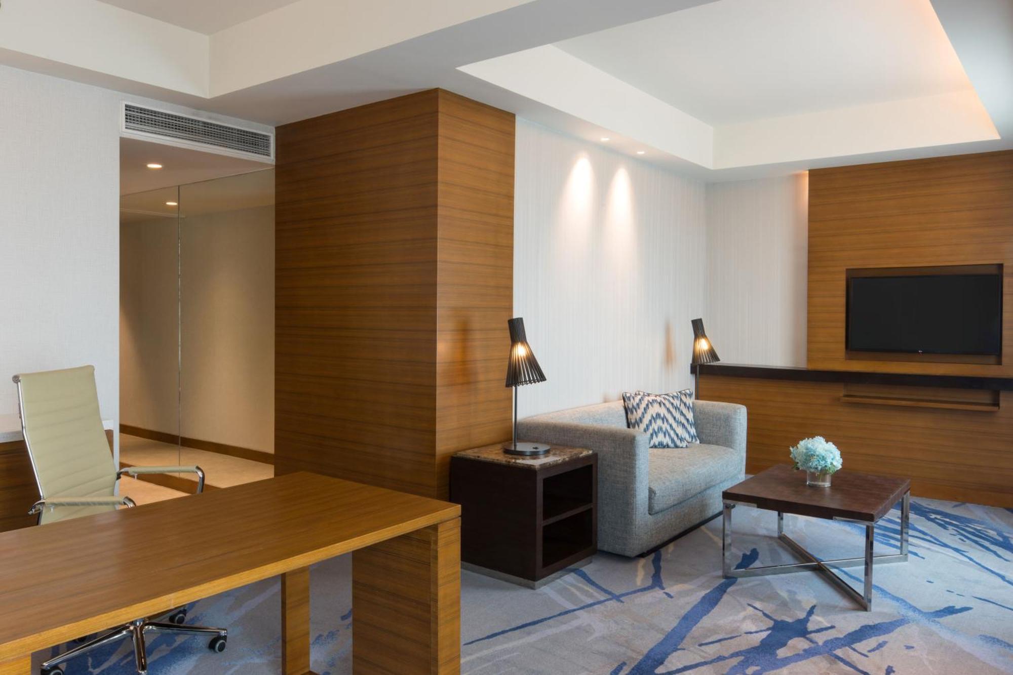 Radisson Blu Cebu Ξενοδοχείο Εξωτερικό φωτογραφία A suite at the hotel