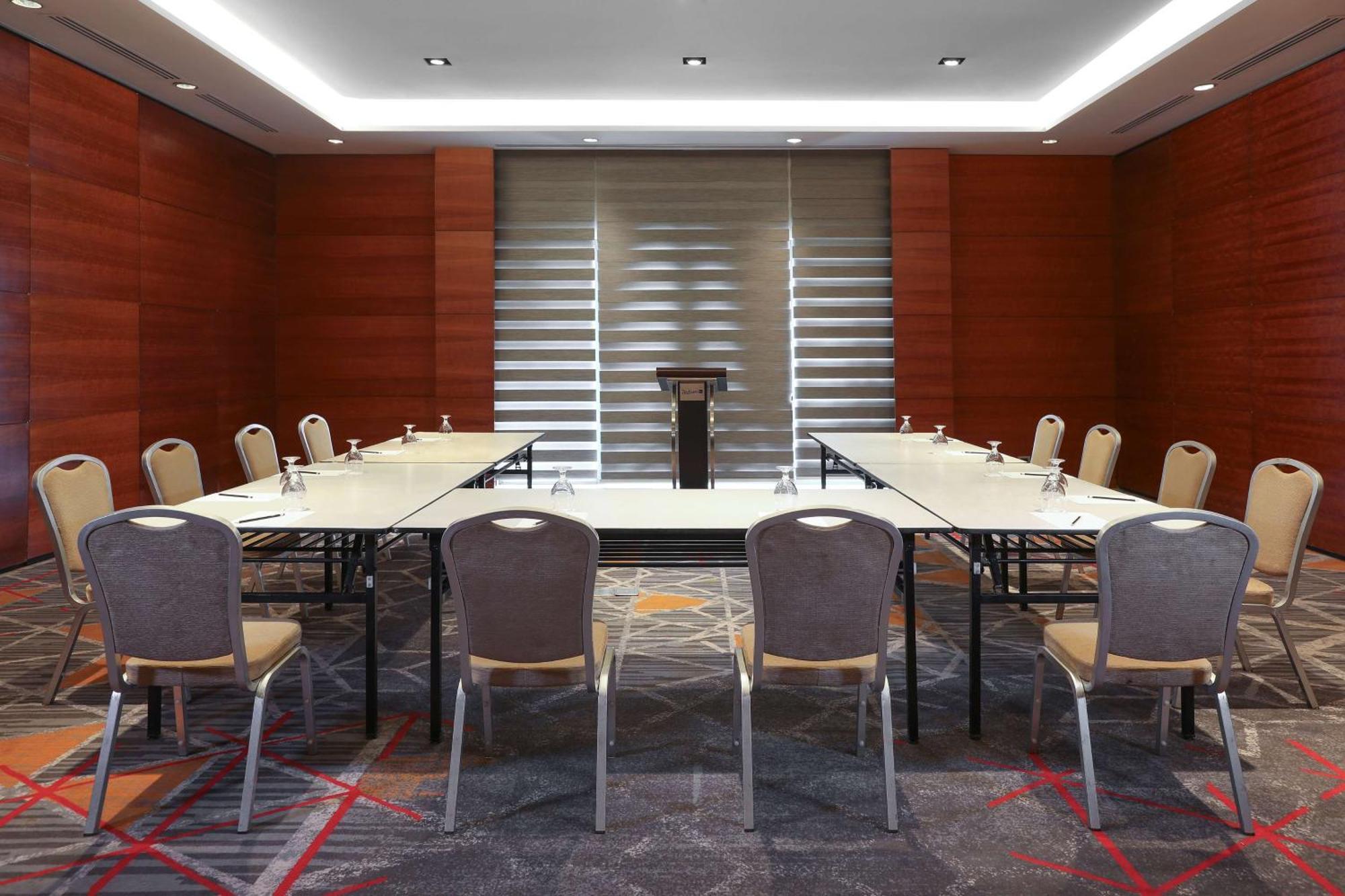 Radisson Blu Cebu Ξενοδοχείο Εξωτερικό φωτογραφία Meeting room