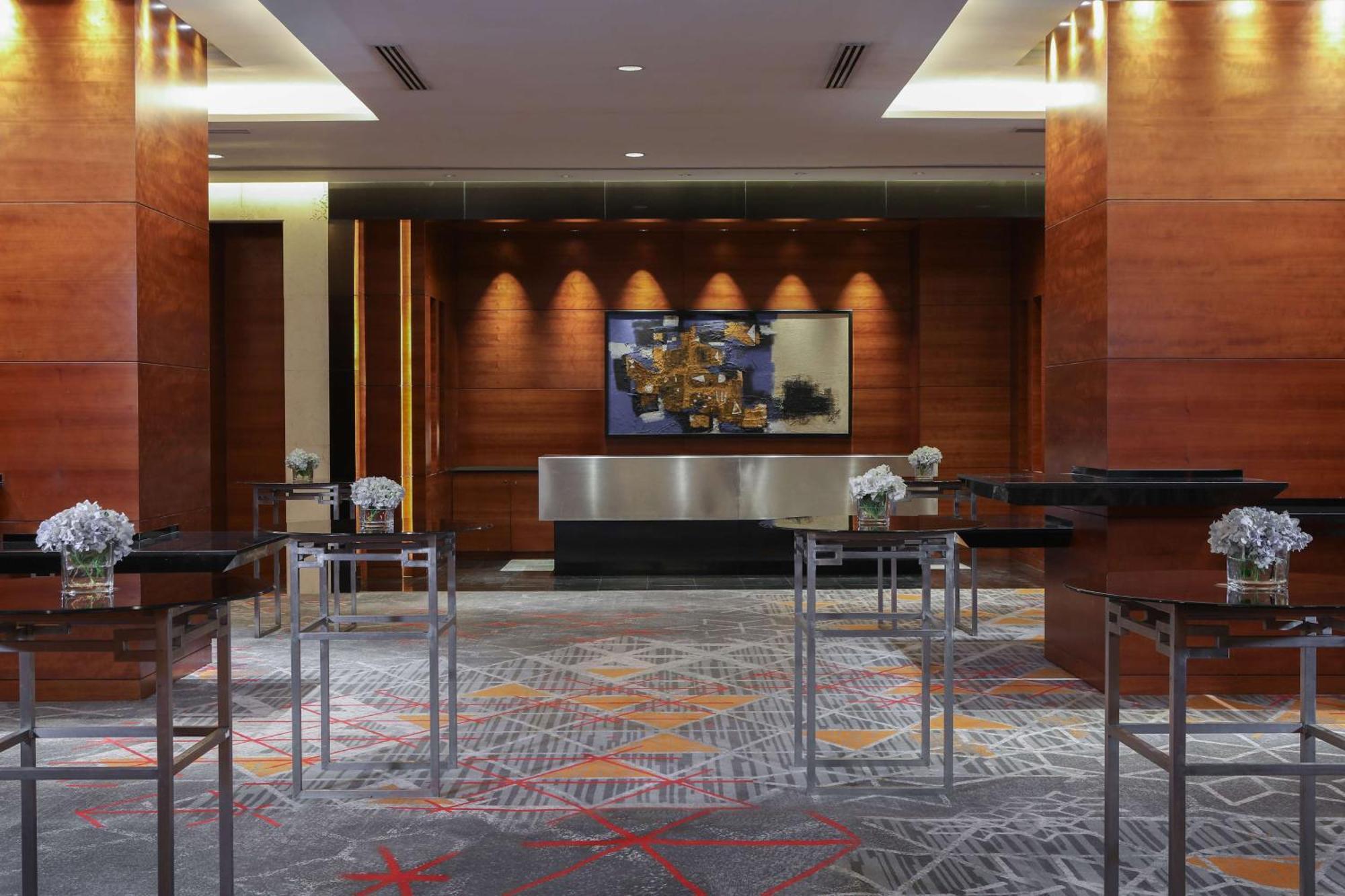 Radisson Blu Cebu Ξενοδοχείο Εξωτερικό φωτογραφία The lobby of the hotel