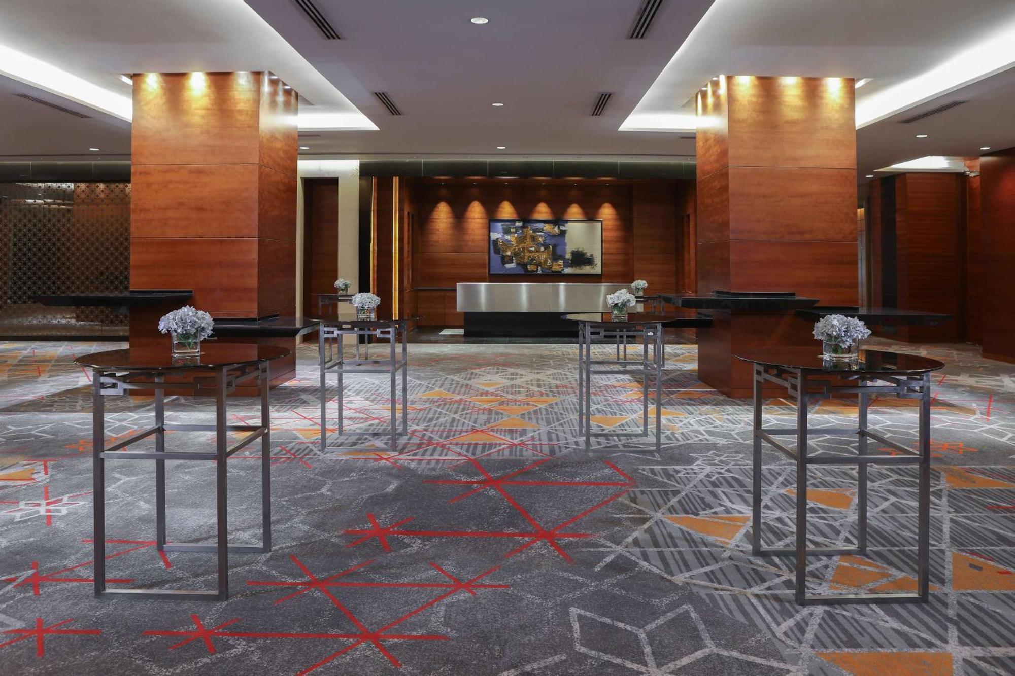 Radisson Blu Cebu Ξενοδοχείο Εξωτερικό φωτογραφία The Westin Convention Centre